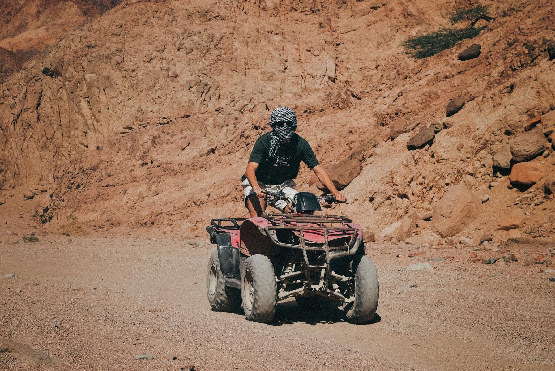 Quad dans les dunes près d'Essaouira